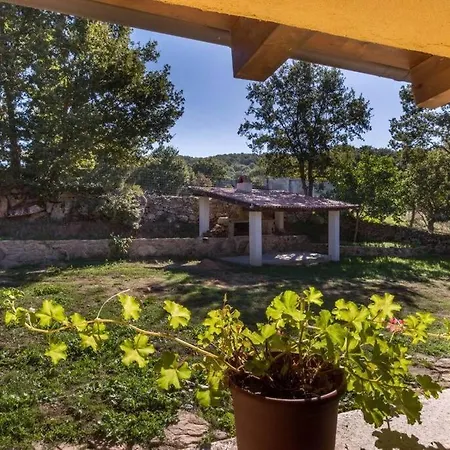 Domus De Janas Immerso Nella Natura Fonni